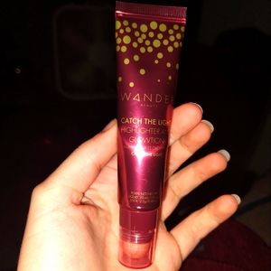 Tube of Highlighter and glowtoner